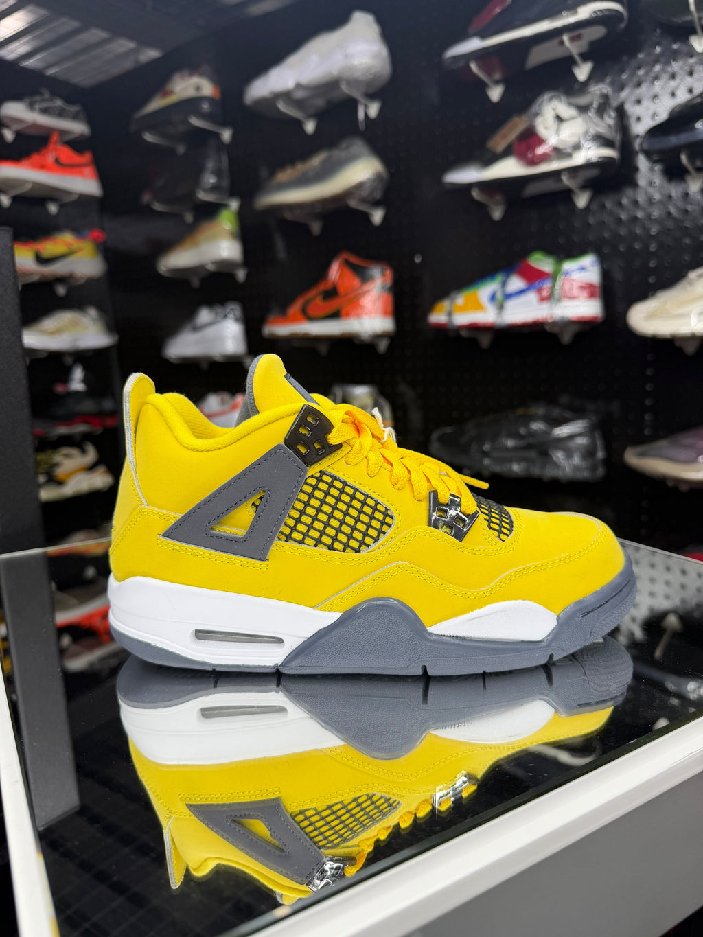 JD Retro 4 Lightning
