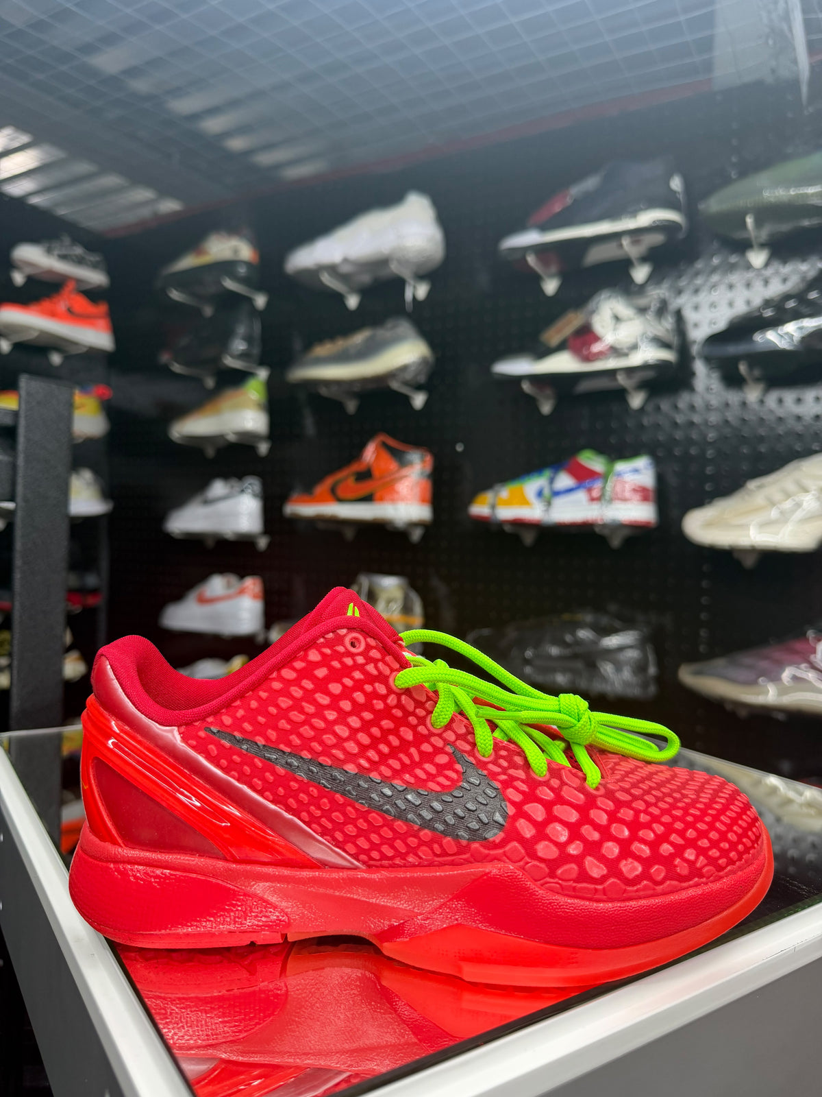 NK Kobe Riverse Grinch