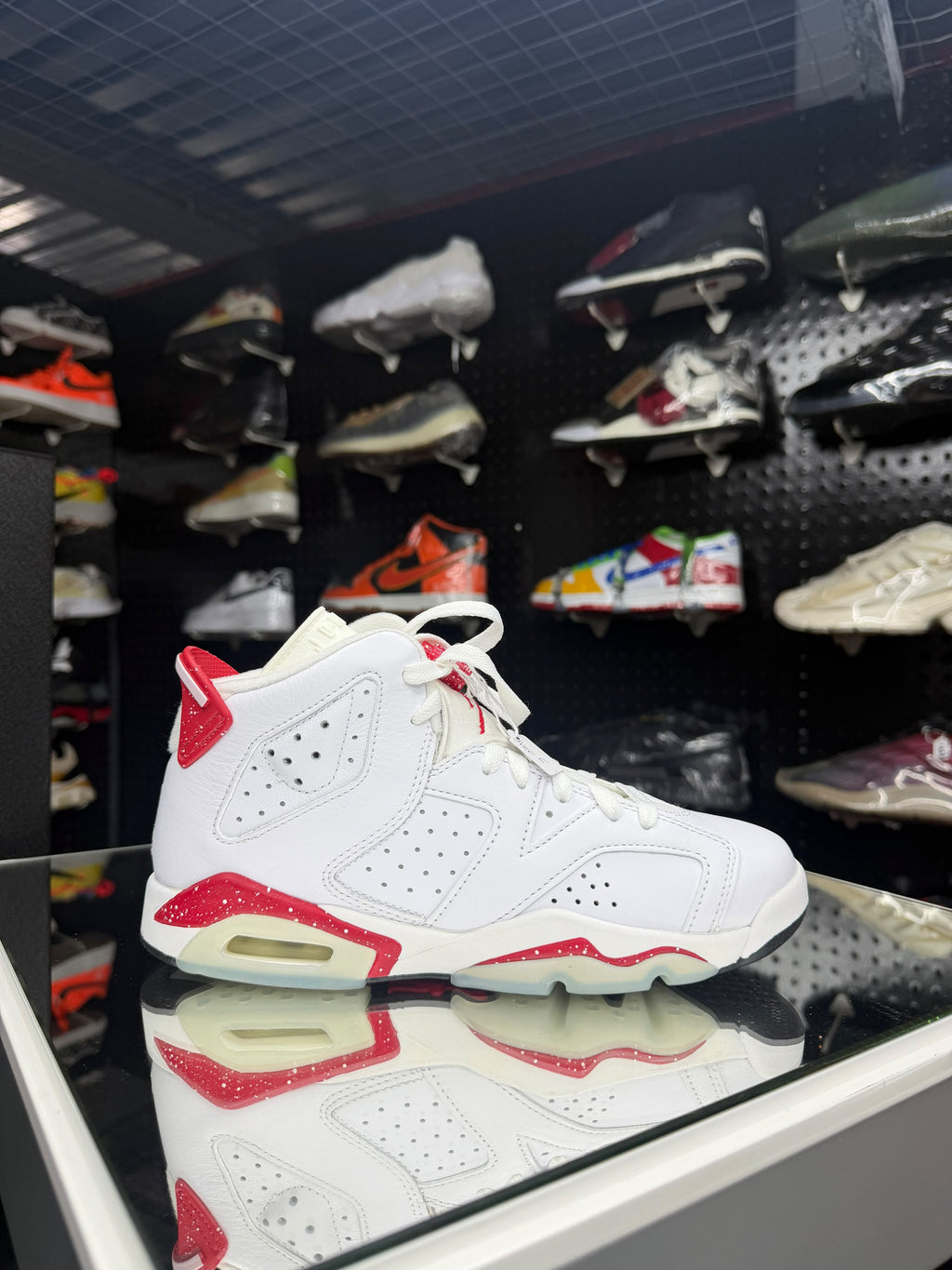JD Retro 6 “Red Oreo”