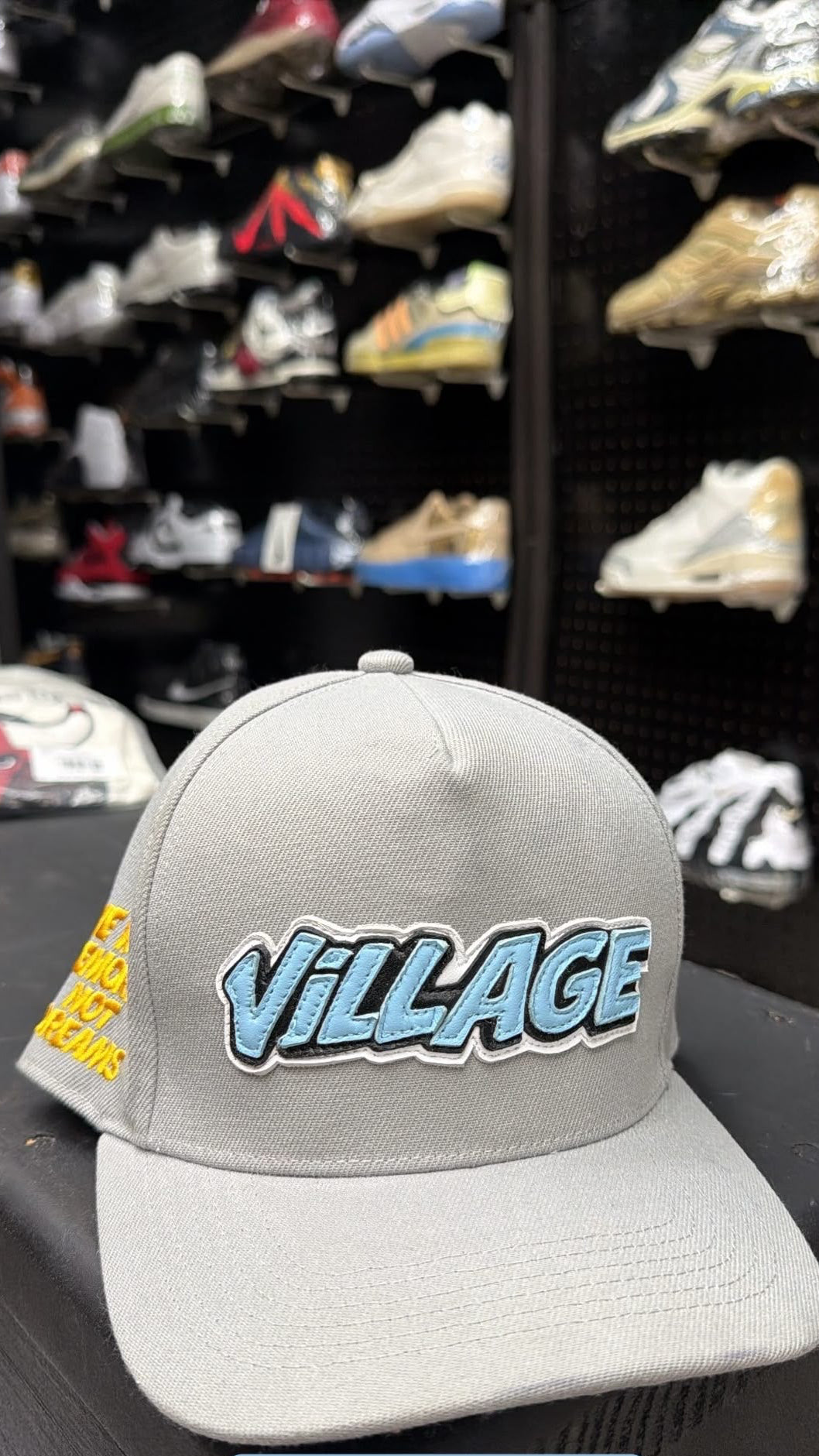 ‘Village’ cap snapback