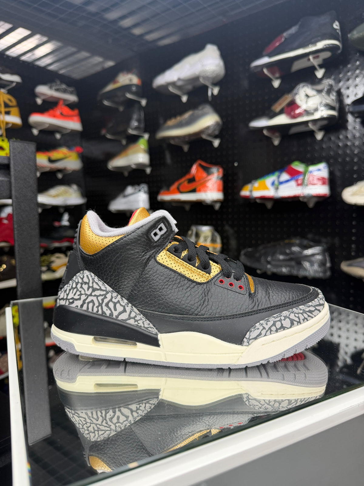 JD Retro 3 Blck Cement Gold